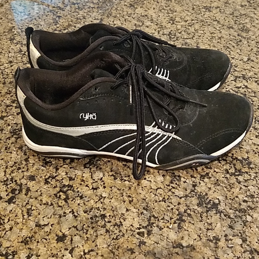 Ryka sneakers tennis shoes